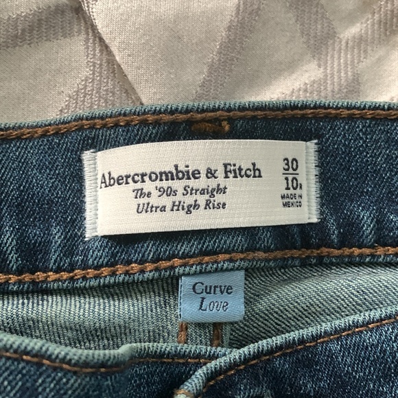 NEW🔥 Abercrombie & Fitch The 90s Straight Jean - Picture 3 of 14